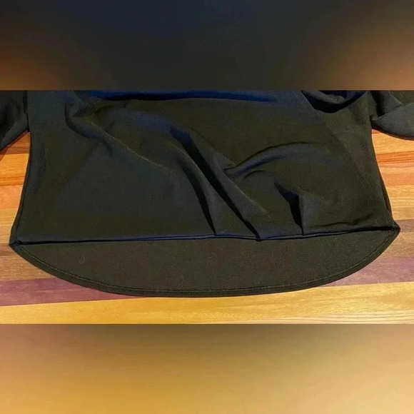 Banana Republic Crepe 3/4 Sleeve Wrap Top, size M, NWT - Picture 6 of 9